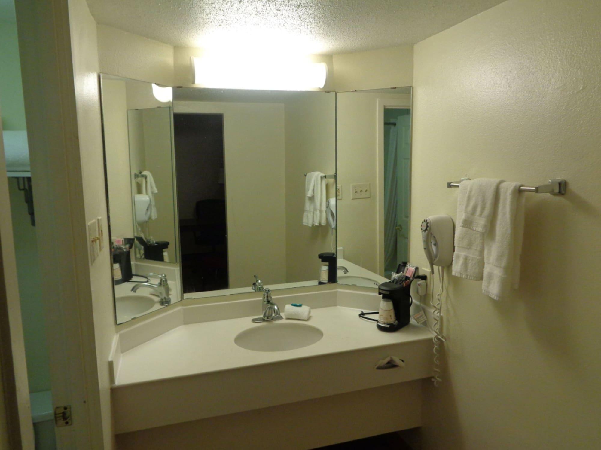 Americas Best Value Inn Montgomery Exterior photo