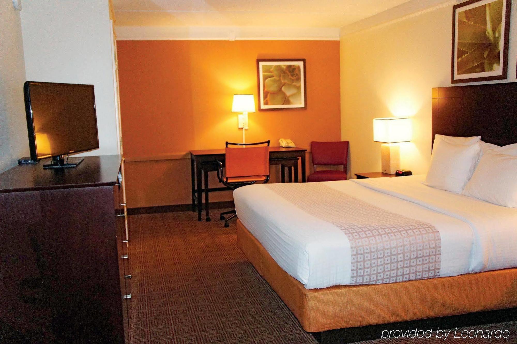 Americas Best Value Inn Montgomery Exterior photo